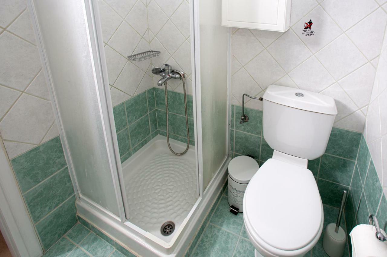 Antigone Apartments Argostoli Екстер'єр фото