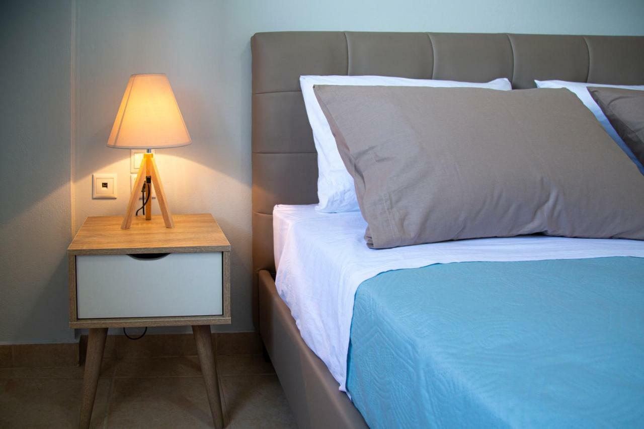 Antigone Apartments Argostoli Екстер'єр фото