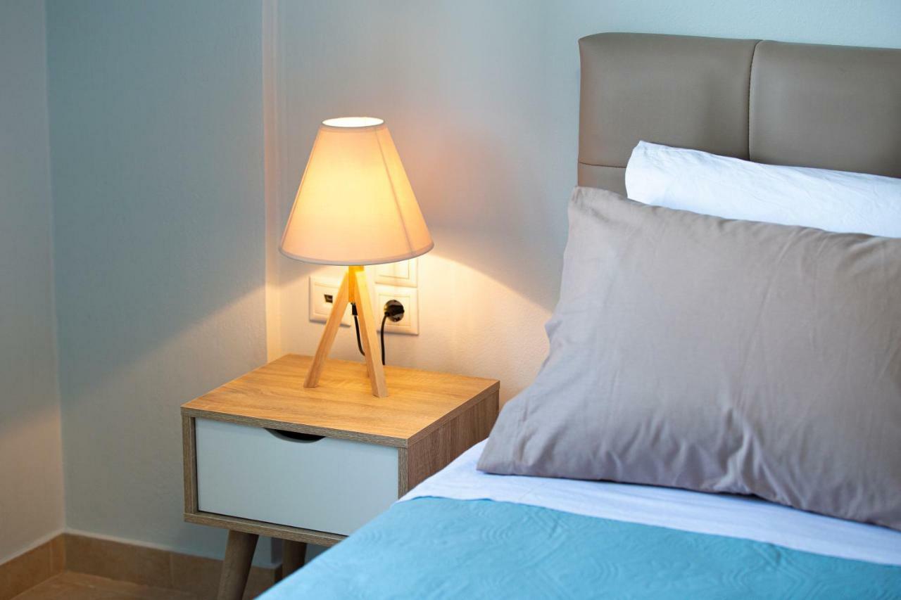 Antigone Apartments Argostoli Екстер'єр фото